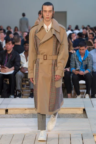 Look 13